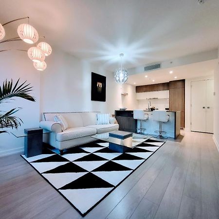 Your Perfect Escape - Modern Landmark Condo In Downtown Calgary - Free Parking- Premium Location Zewnętrze zdjęcie