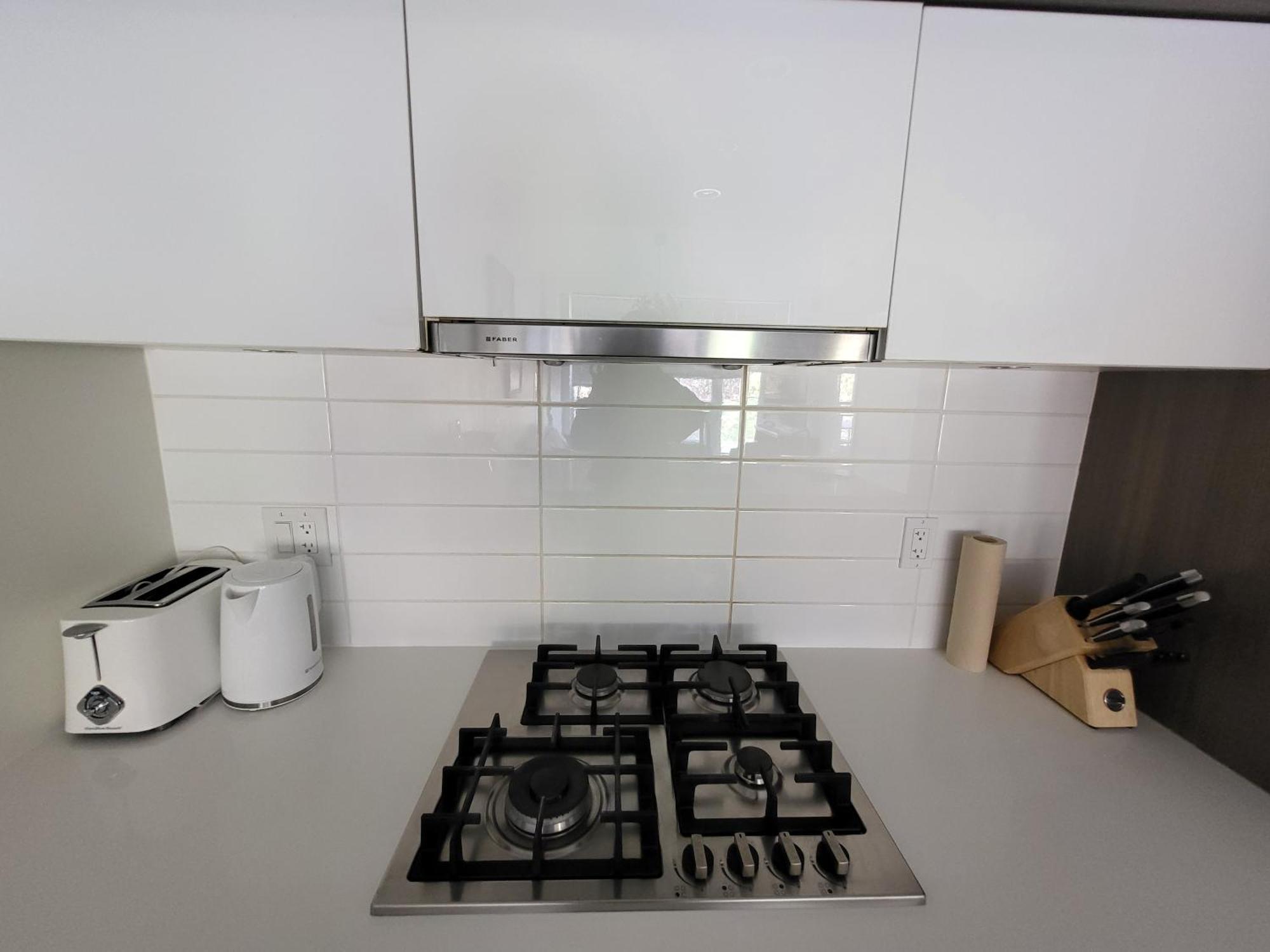 Your Perfect Escape - Modern Landmark Condo In Downtown Calgary - Free Parking- Premium Location Zewnętrze zdjęcie